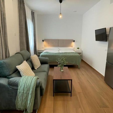 Global Suites Sevilla Buitenkant foto