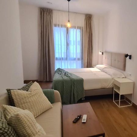 Global Suites Sevilla Buitenkant foto