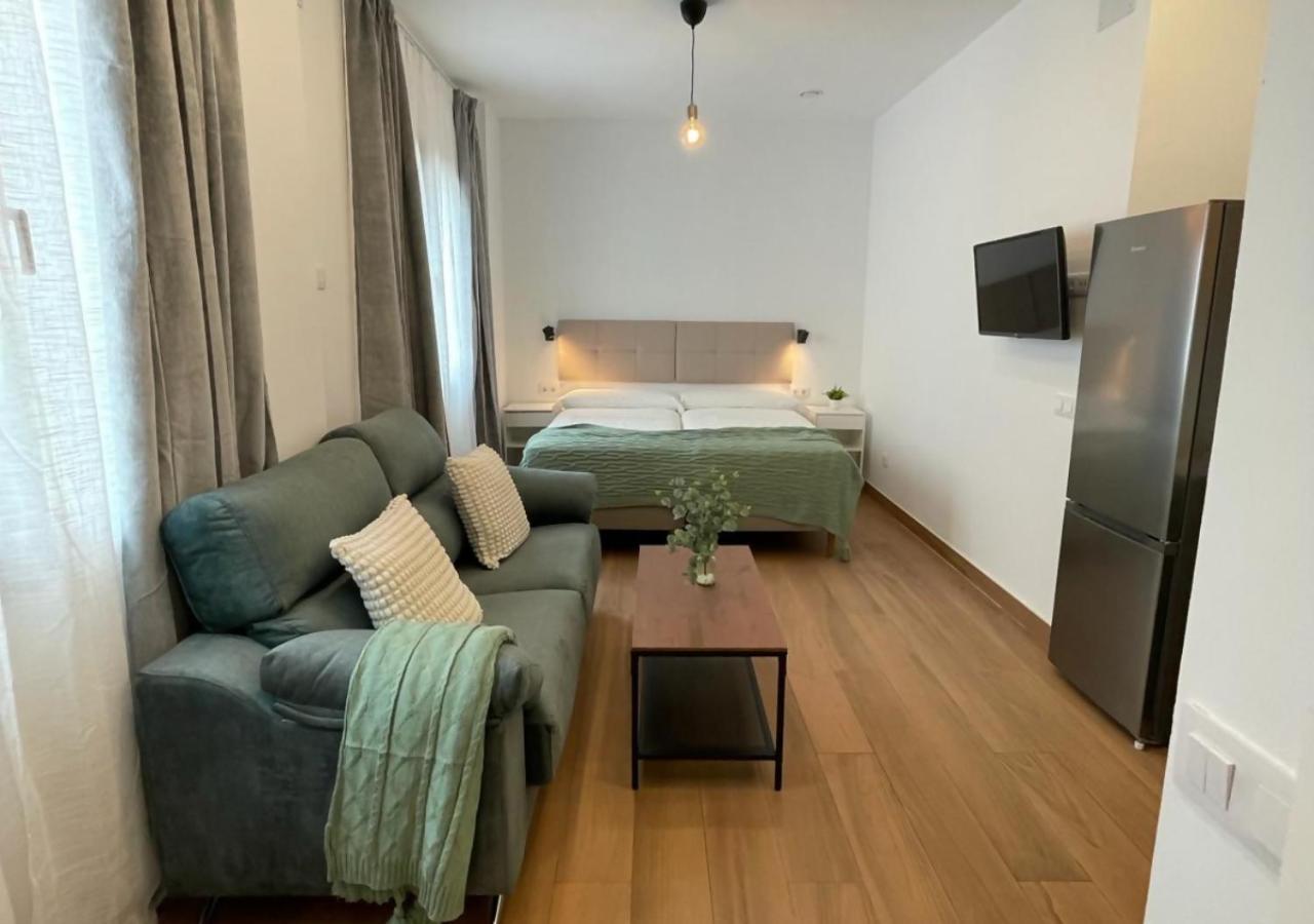 Global Suites Sevilla Buitenkant foto
