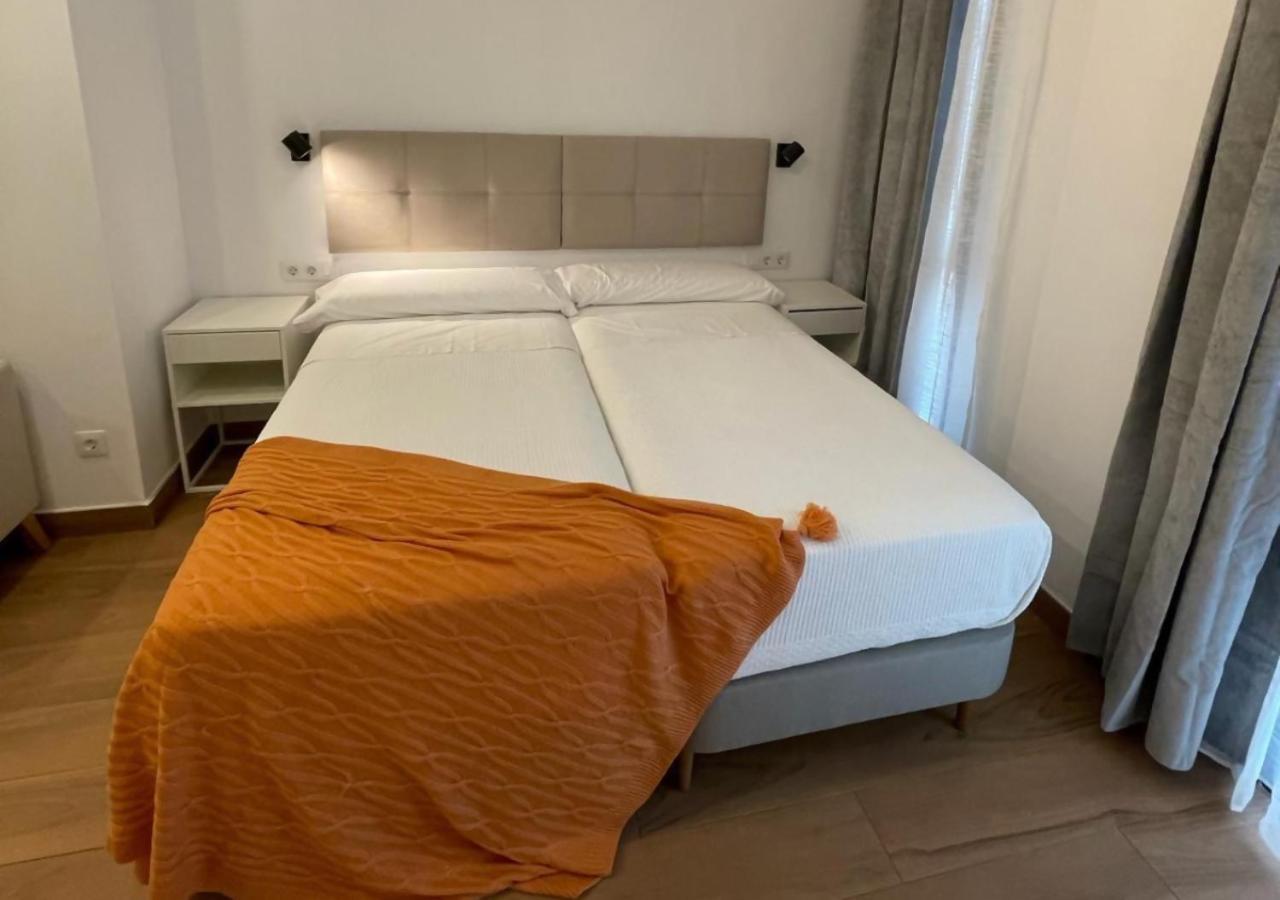 Global Suites Sevilla Buitenkant foto