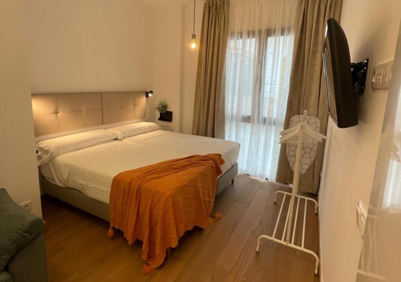 Global Suites Sevilla Buitenkant foto